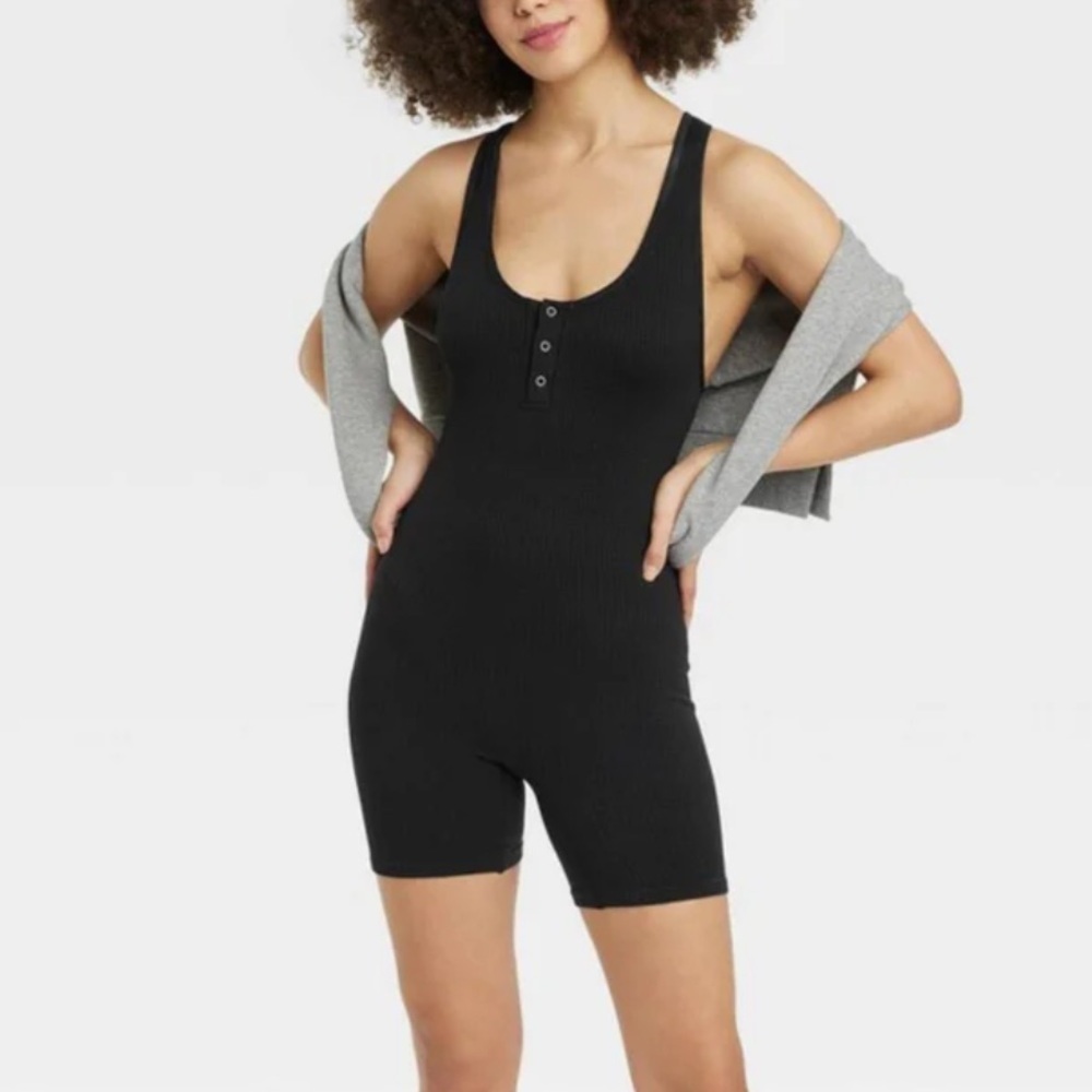 Colsie Women's Waffle Seamless Romper Black size S